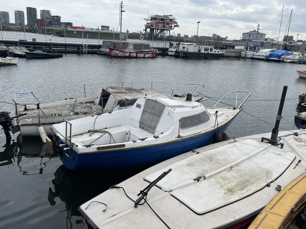 Polyester Budgetboat Cabin boat 600