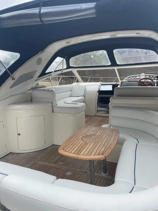 Polyester Motorboat Princess V39