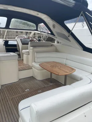 Polyester Motorboat Princess V39 Photo 6