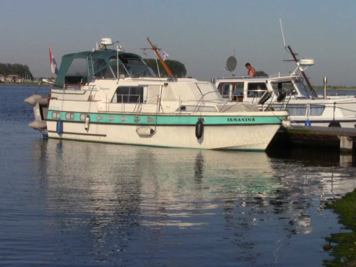 Polyester Motorboat Broom 39 Continental