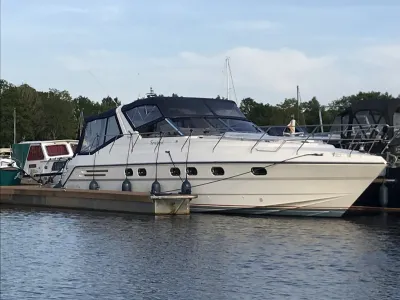 Polyester Motorboot Princess Riviera 46 Foto 1