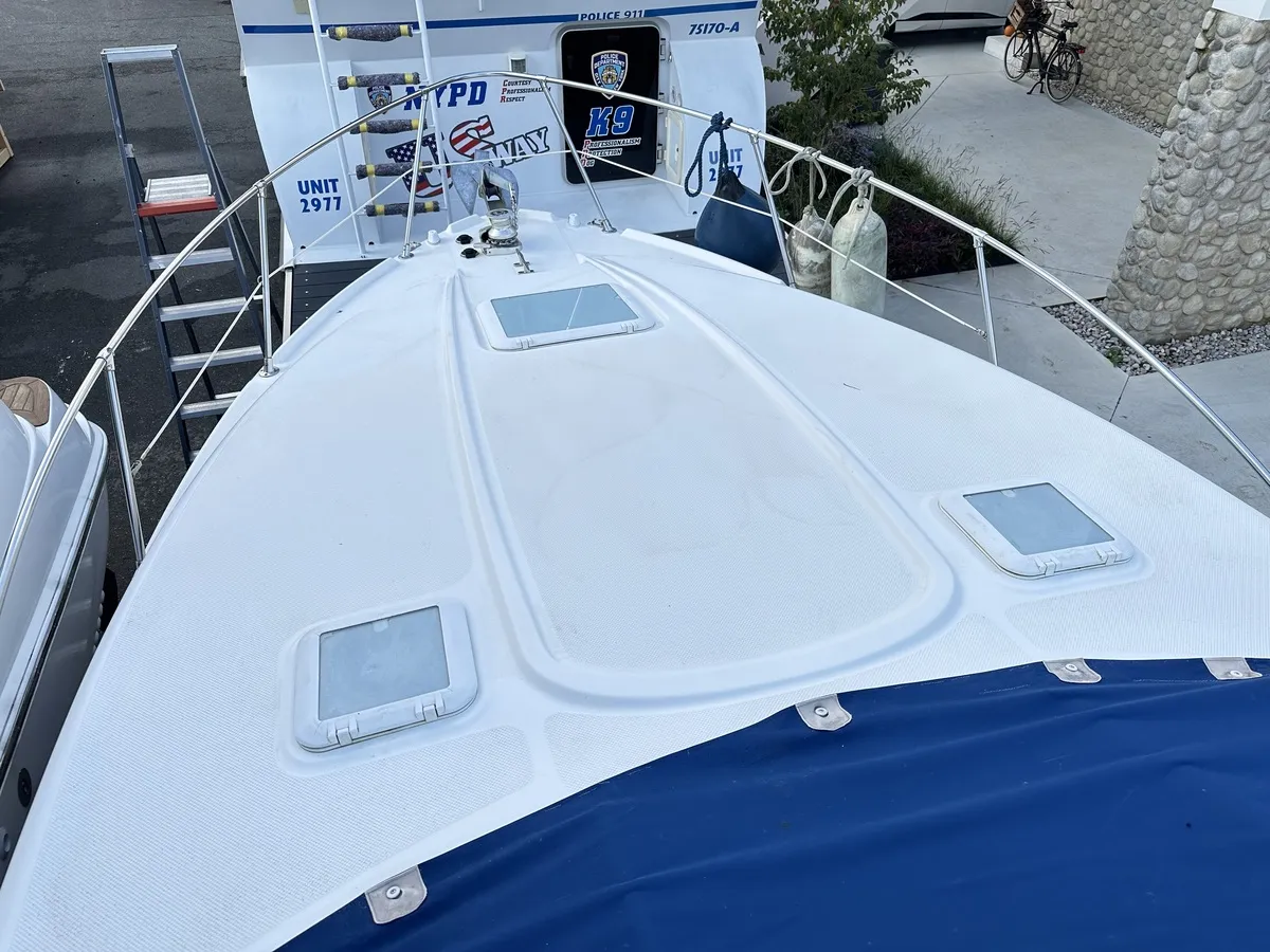 Polyester Motorboat Bayliner 2855