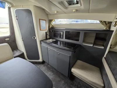 Polyester Motorboat Bayliner 2855 Photo 4