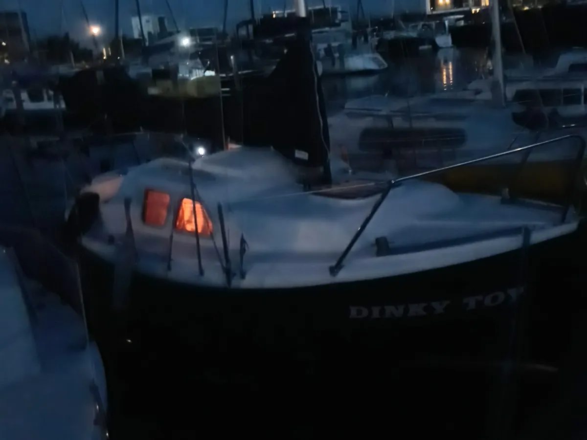 Polyester Sailboat Midget 20