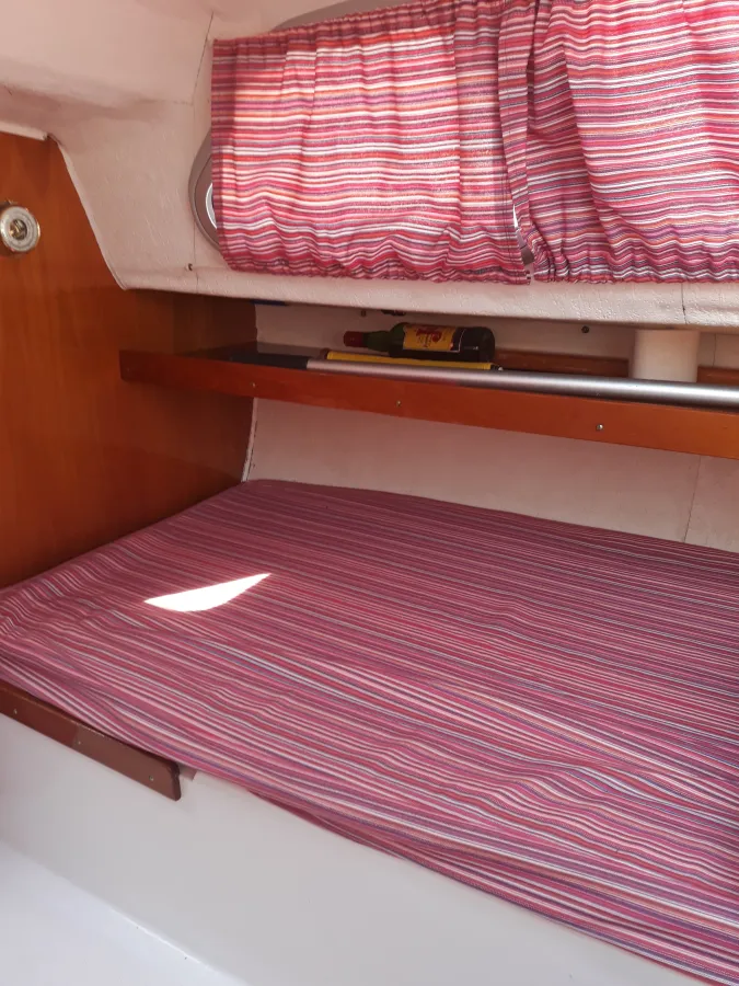 Polyester Sailboat Midget 20