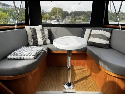 Polyester Motorboat Princess 32 Photo 12