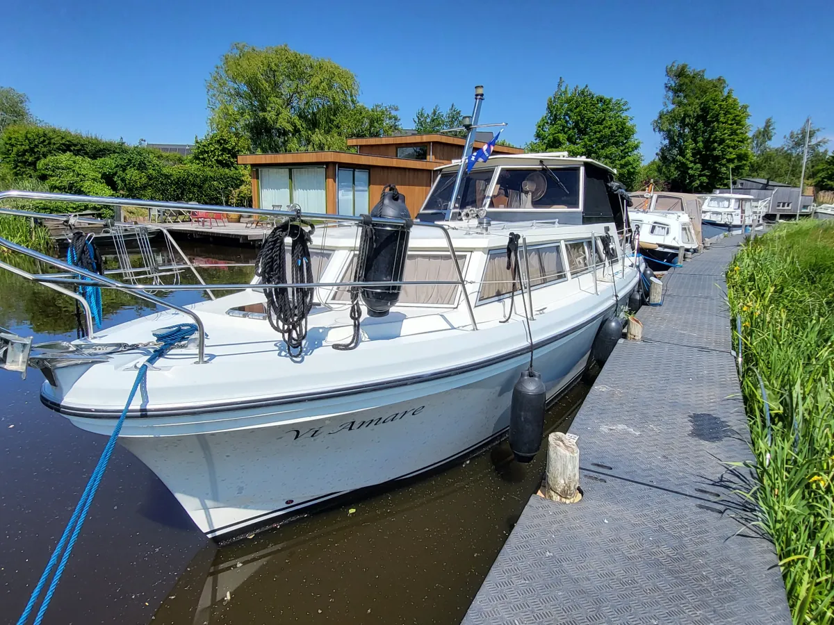 Polyester Motorboat Princess 32