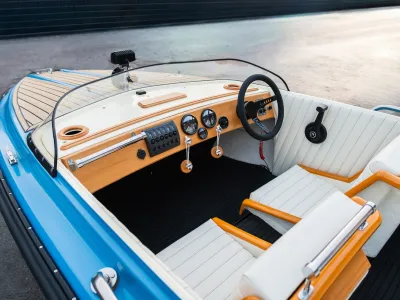 Polyester Motorboot Finn V-boat Foto 3