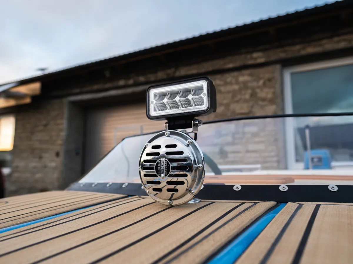 Polyester Motorboot Finn V-boat