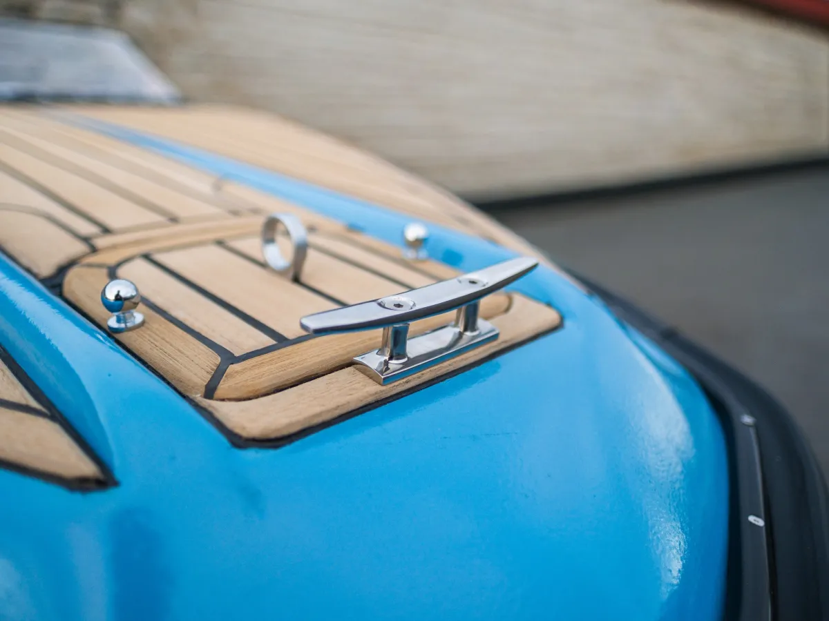 Polyester Motorboot Finn V-boat