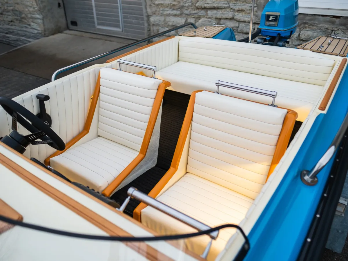 Polyester Motorboot Finn V-boat