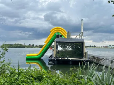 Loosdrecht Houseboat