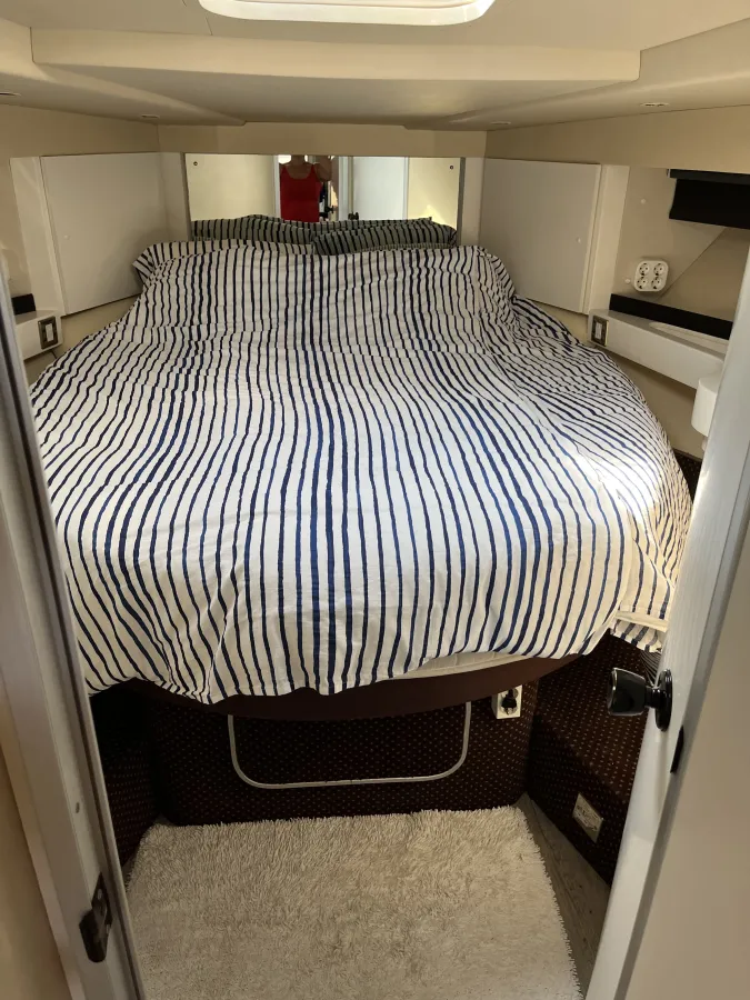 Polyester Motorboat Princess Riviera 46