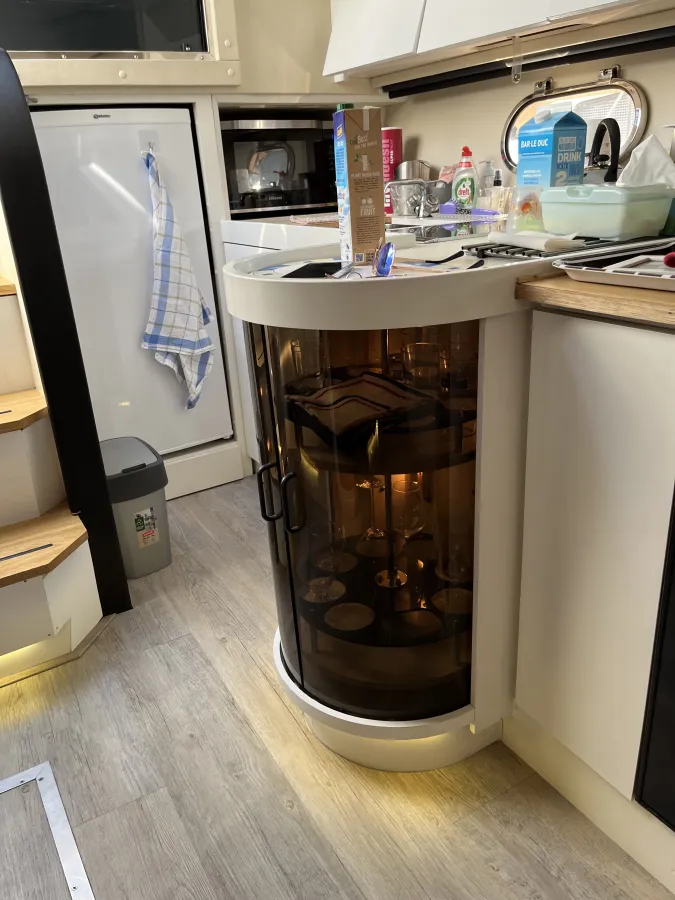 Polyester Motorboat Princess Riviera 46