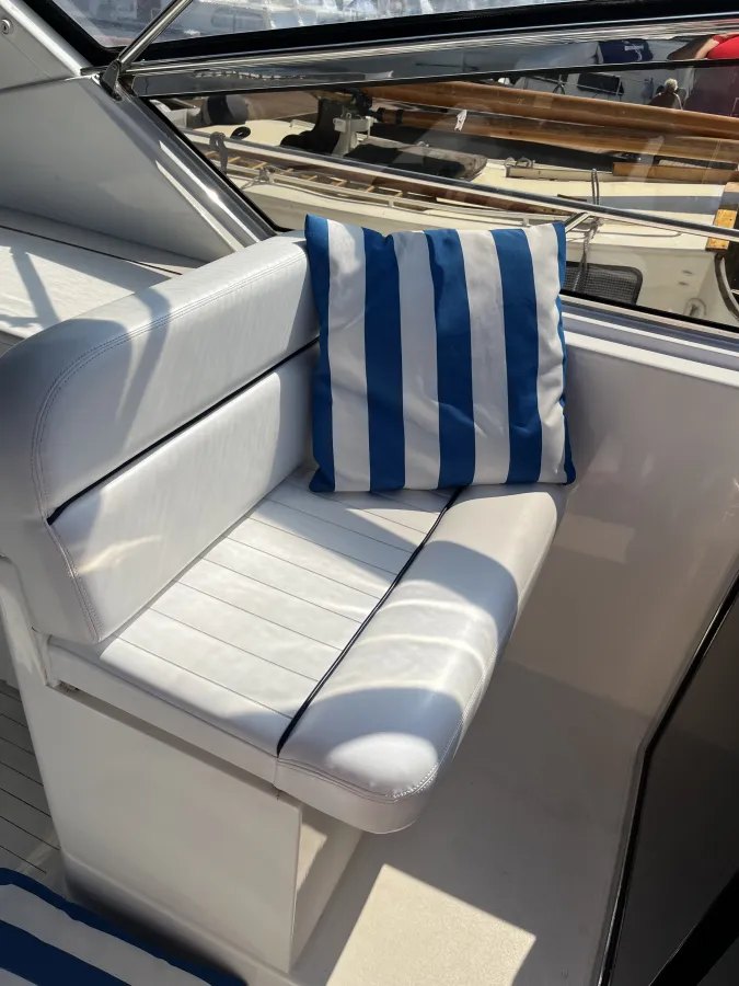 Polyester Motorboat Princess Riviera 46