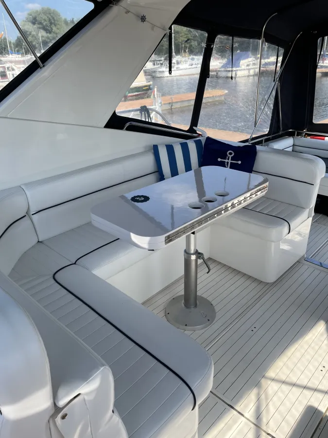 Polyester Motorboat Princess Riviera 46