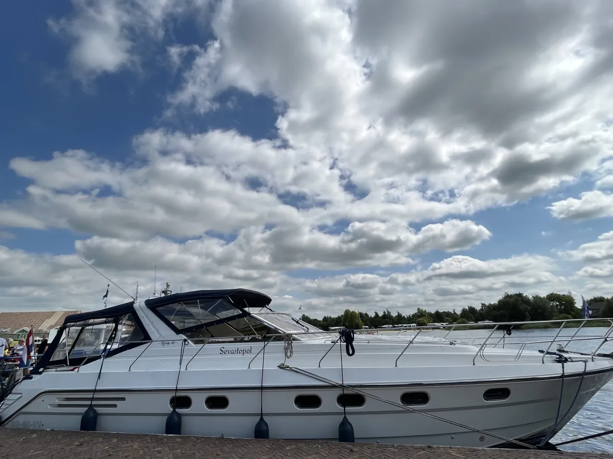 Polyester Motorboat Princess Riviera 46