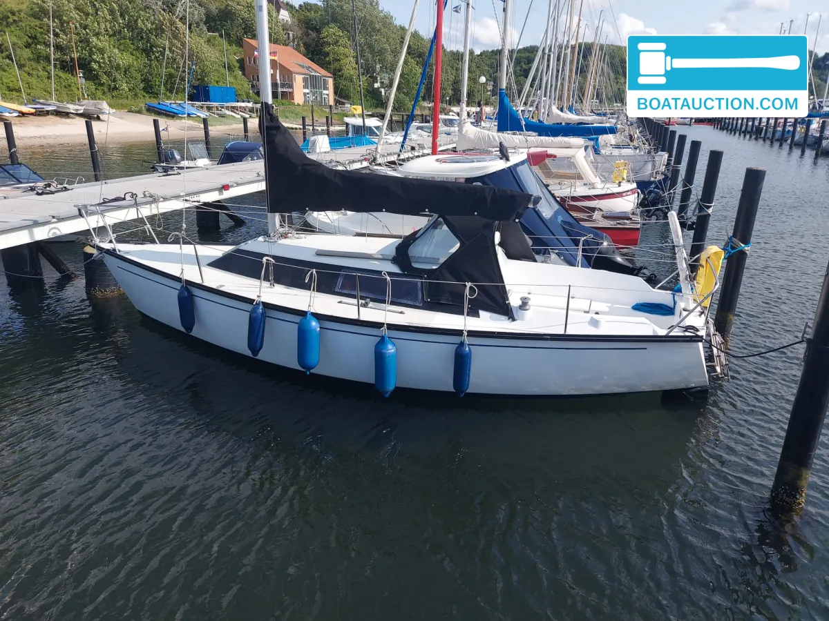 Thumbnail - Dufour 1800