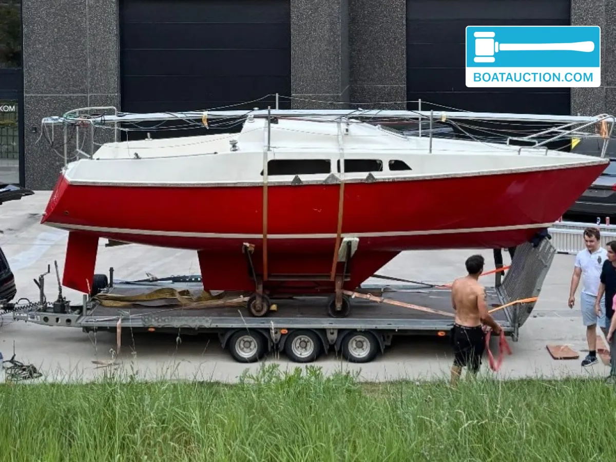 Thumbnail - Omega 750