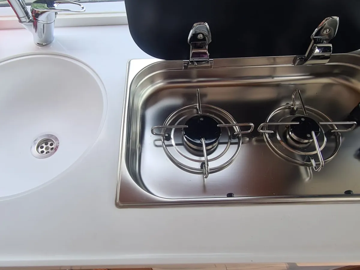 Polyester Bateau à moteur Derone 990