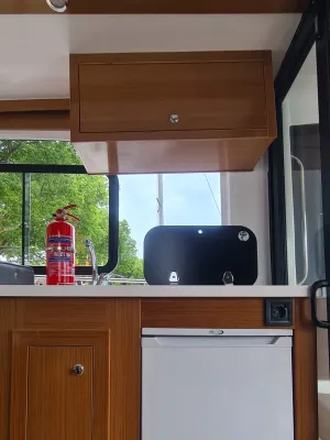 Polyester Bateau à moteur Derone 990 Photo 11