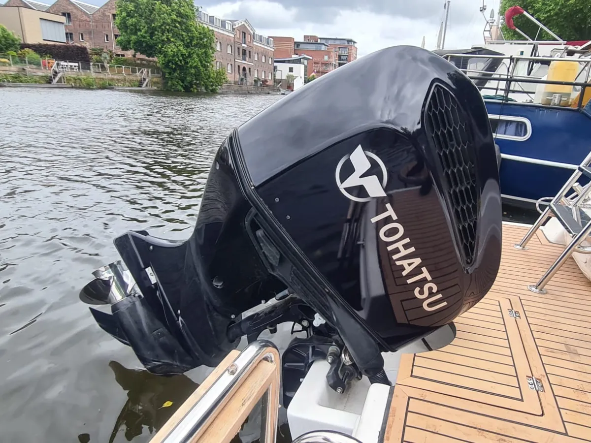 Polyester Bateau à moteur Derone 990