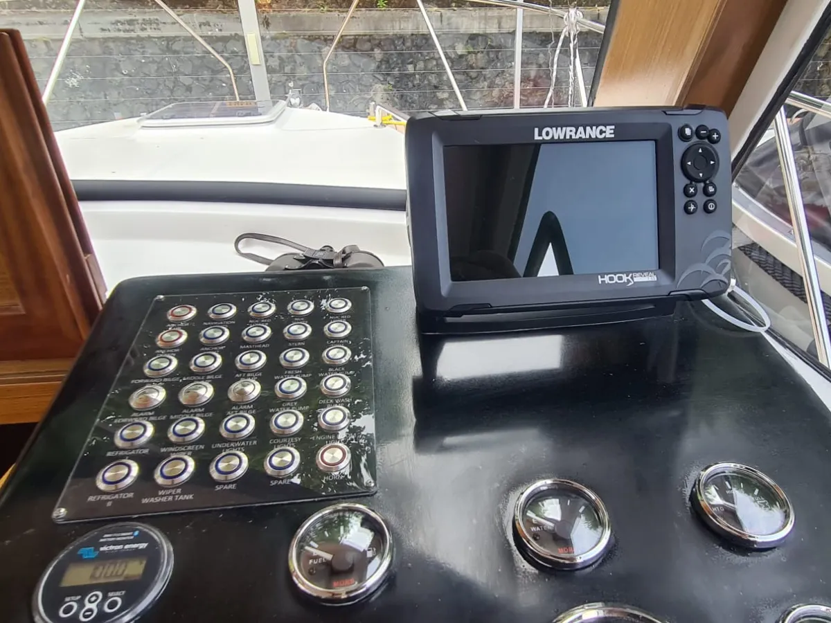 Polyester Bateau à moteur Derone 990