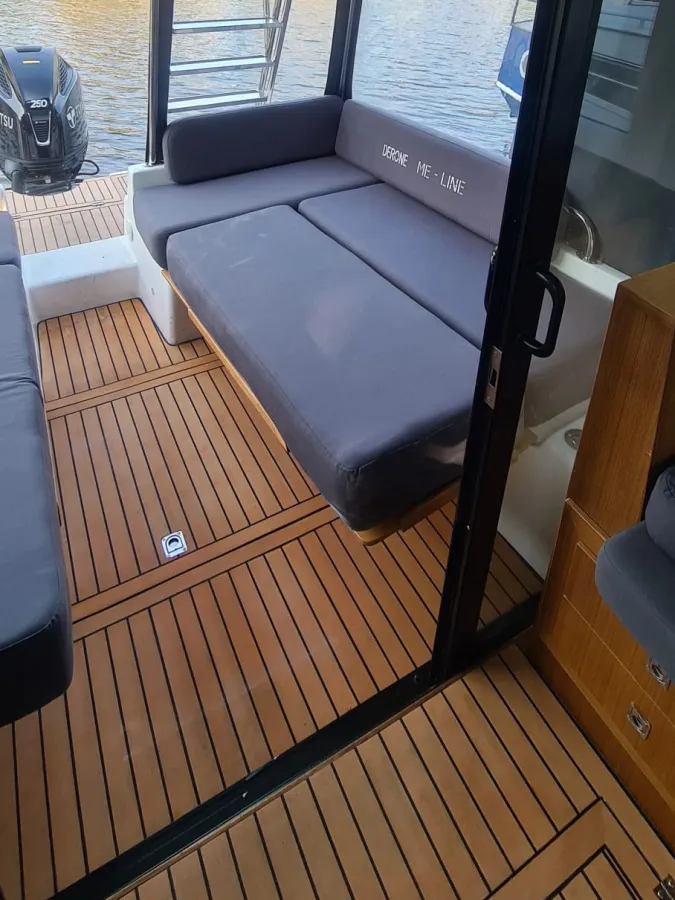 Polyester Bateau à moteur Derone 990