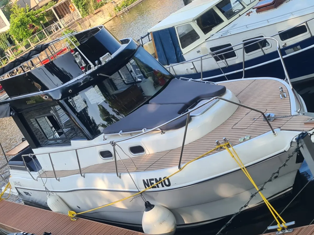 Polyester Bateau à moteur Derone 990