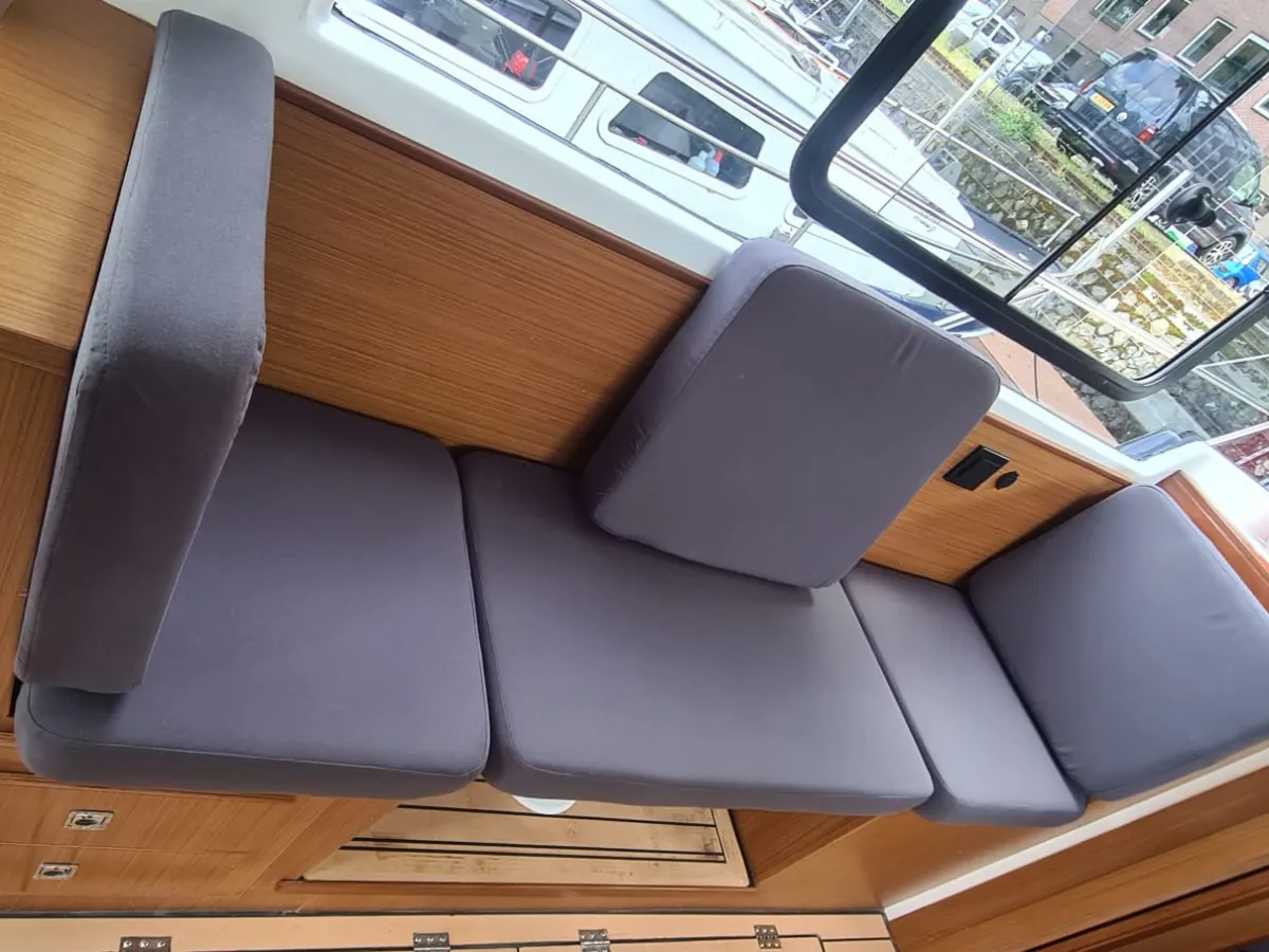 Polyester Bateau à moteur Derone 990