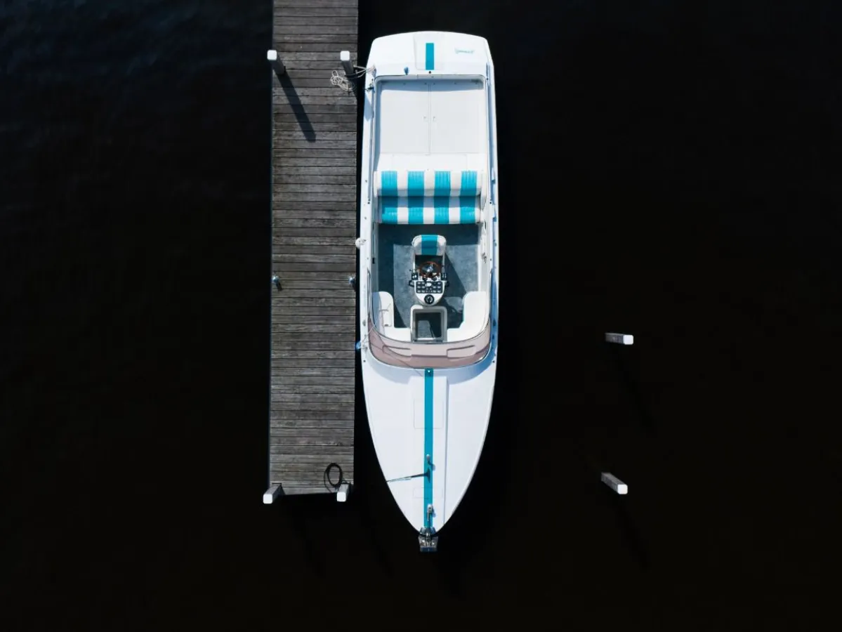 Polyester Speedboot Monte Carlo Offshorer 30
