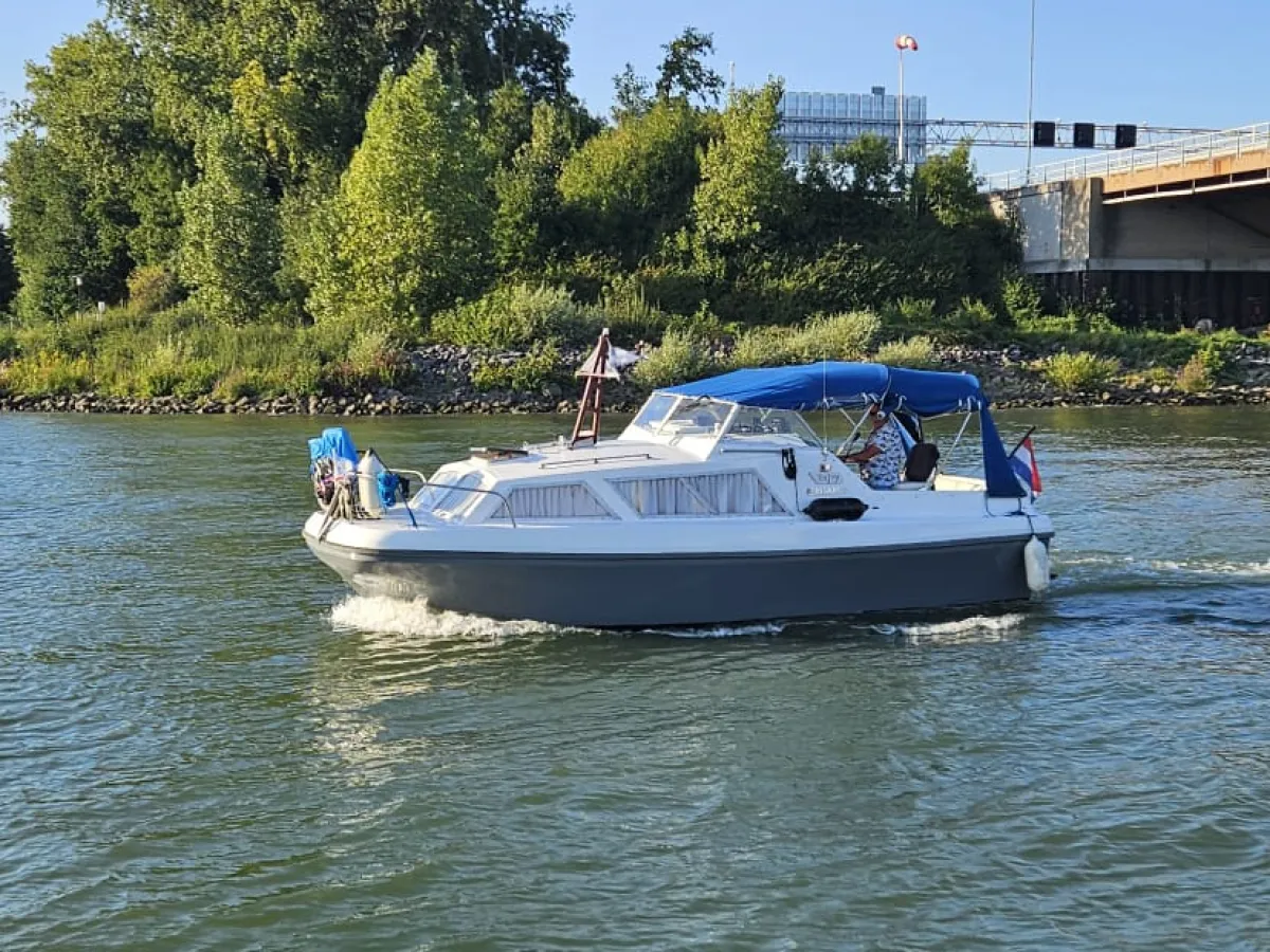 Polyester Motorboat Passaat 735