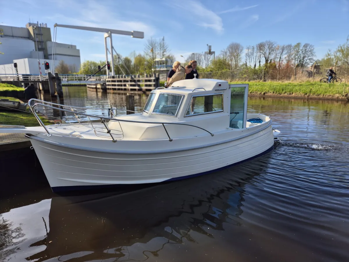 Polyester Bateau à moteur BlueStar Retro Cabin 22