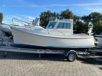 Polyester Bateau à moteur BlueStar Retro Cabin 22 Photo 1