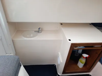 Polyester Bateau à moteur BlueStar Retro Cabin 22 Photo 9