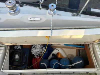 Polyester Sailboat Dufour 31 Photo 7