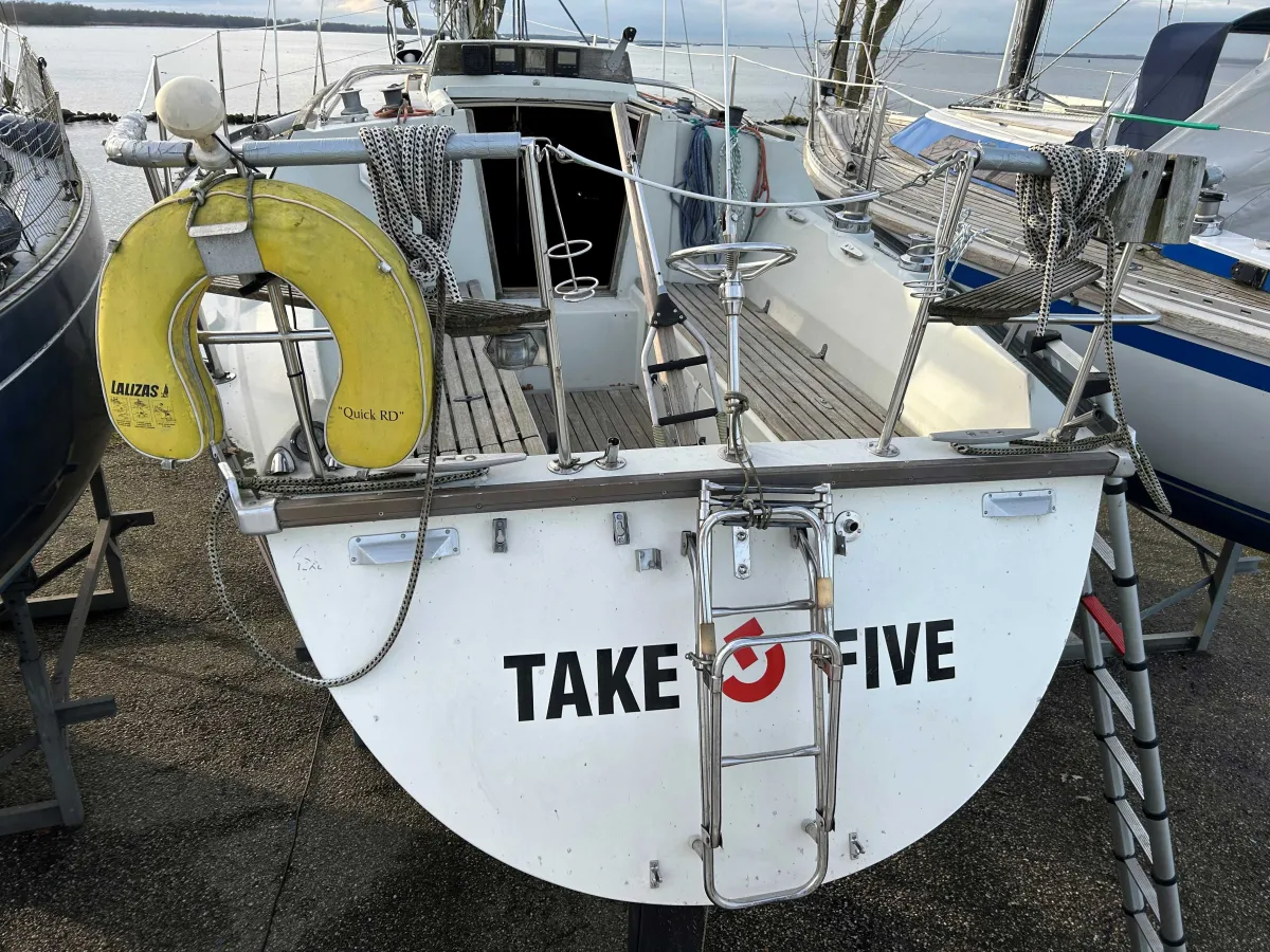 Polyester Sailboat Dufour 31