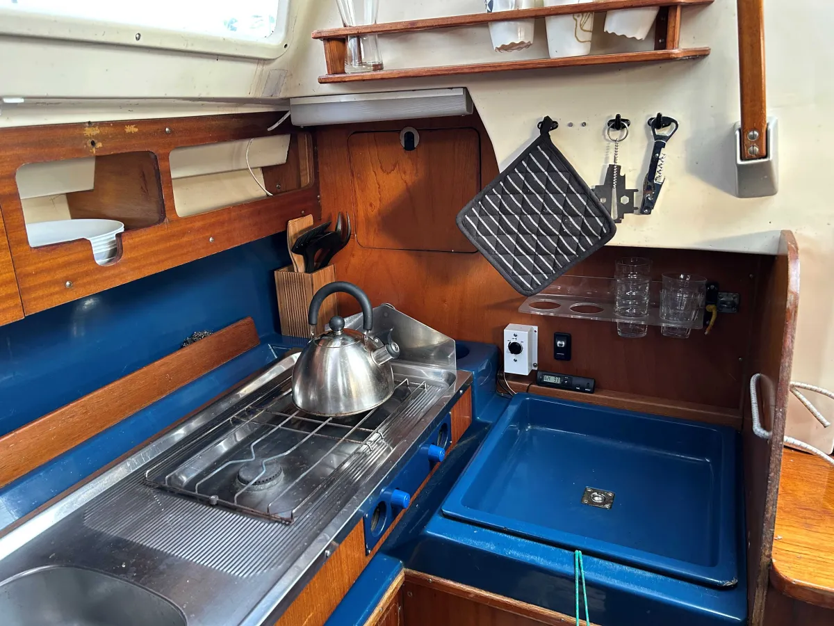 Polyester Sailboat Dufour 31