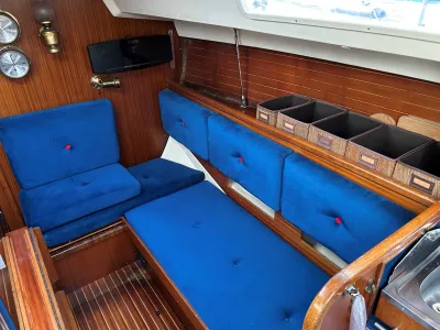 Polyester Sailboat Dufour 31 Photo 13