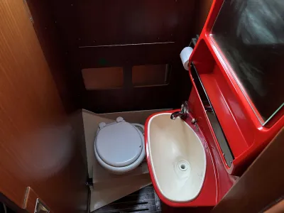 Polyester Sailboat Dufour 31 Photo 17