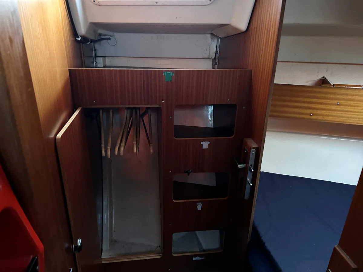 Polyester Sailboat Dufour 31