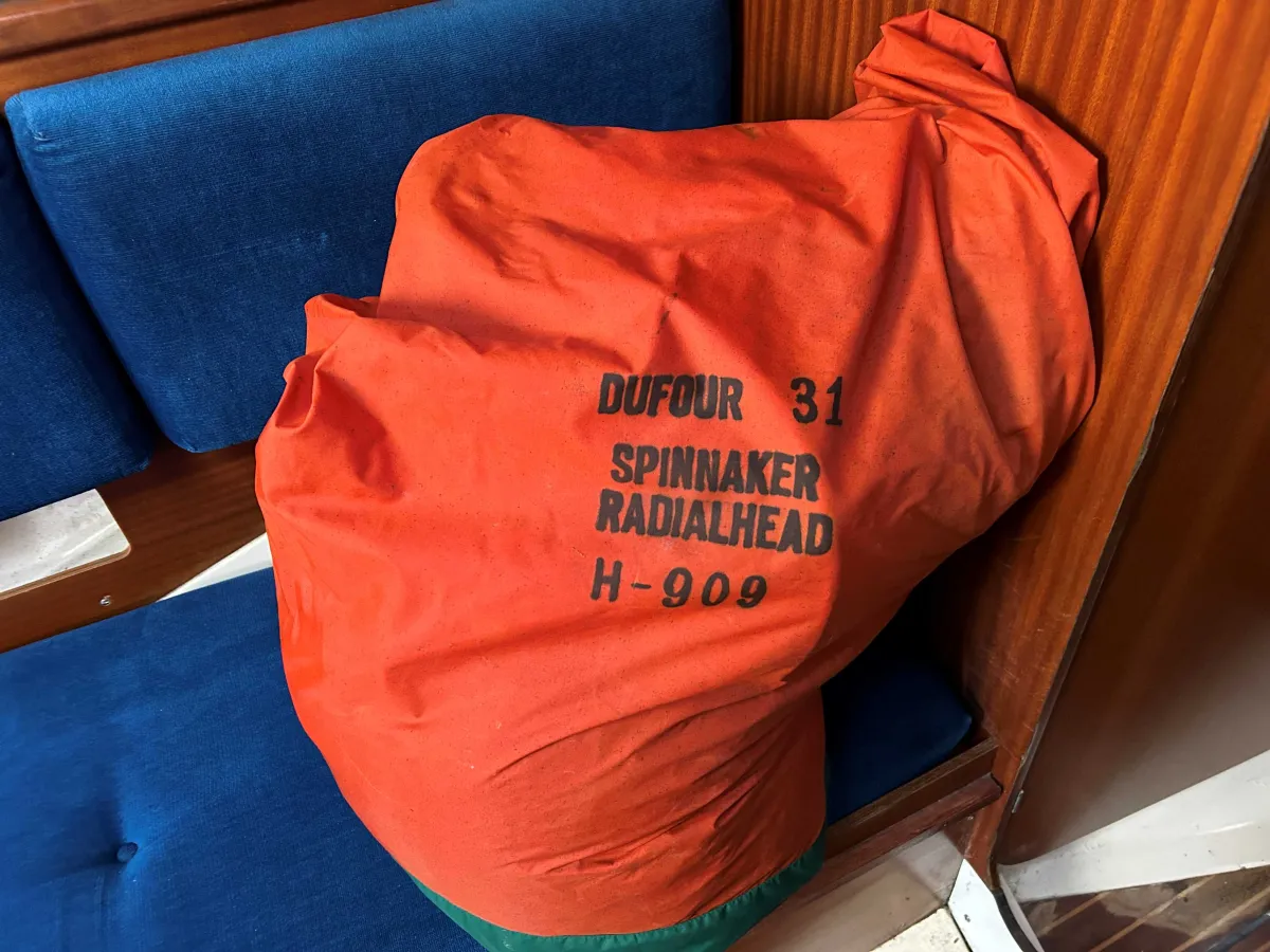 Polyester Sailboat Dufour 31