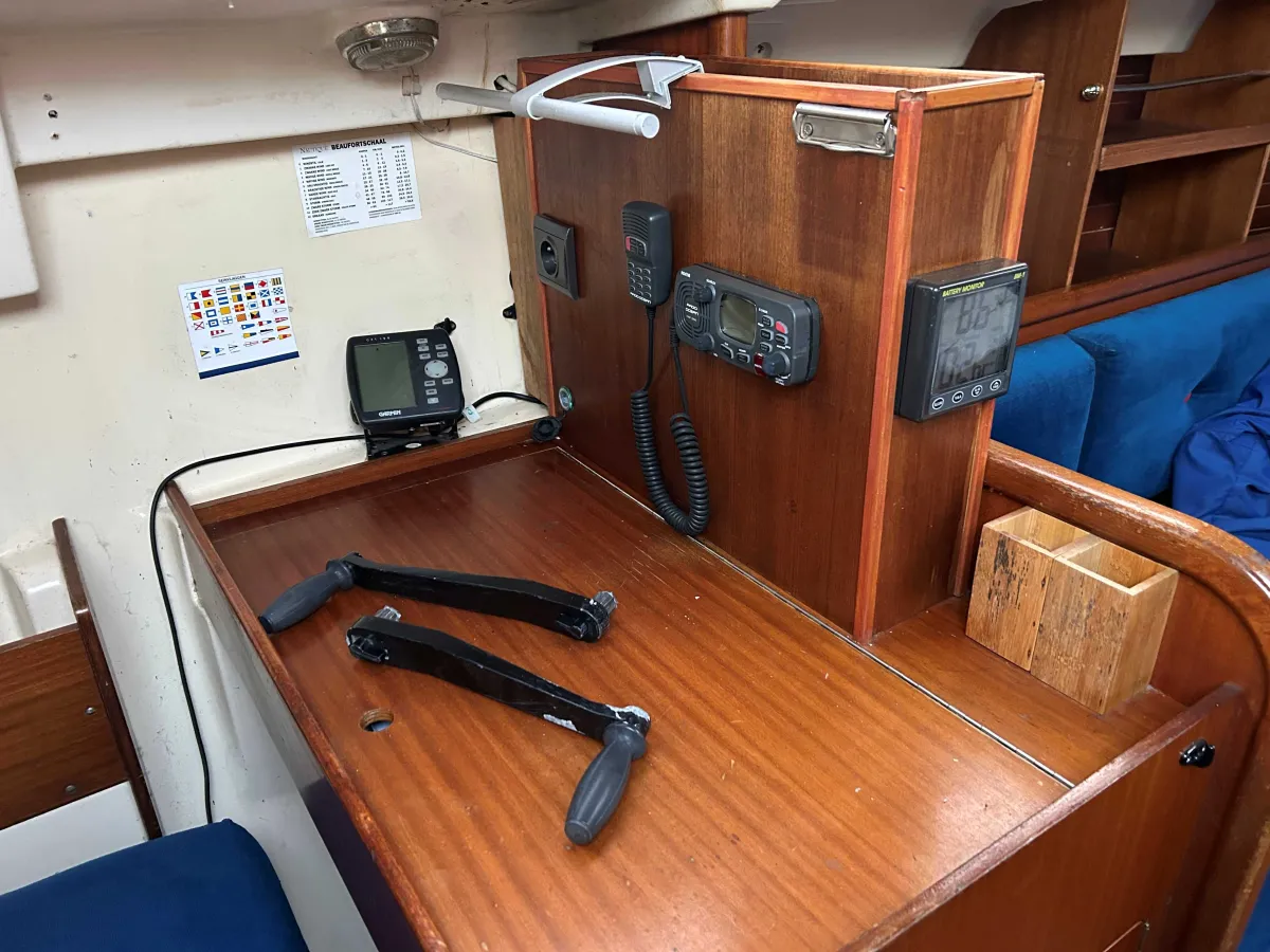 Polyester Sailboat Dufour 31