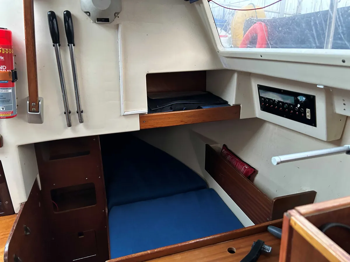 Polyester Sailboat Dufour 31