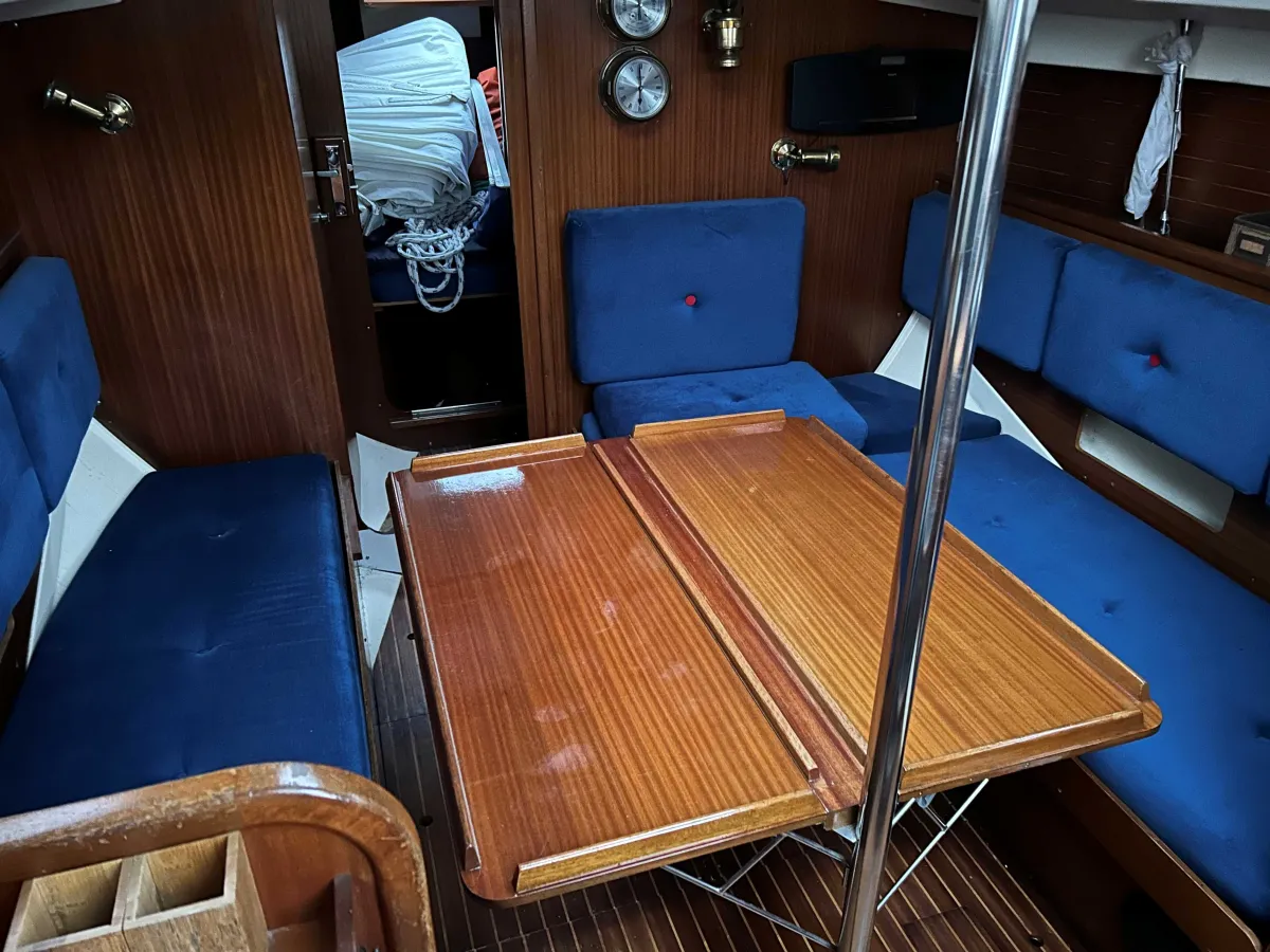 Polyester Sailboat Dufour 31