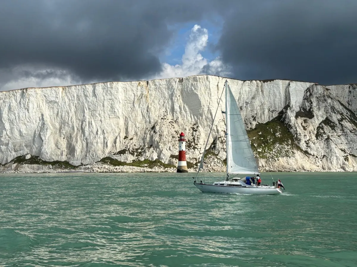 Polyester Zeilboot Defender 32