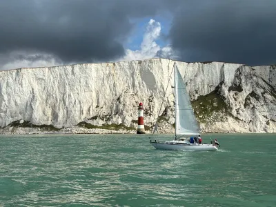 Polyester Zeilboot Defender 32 Foto 1