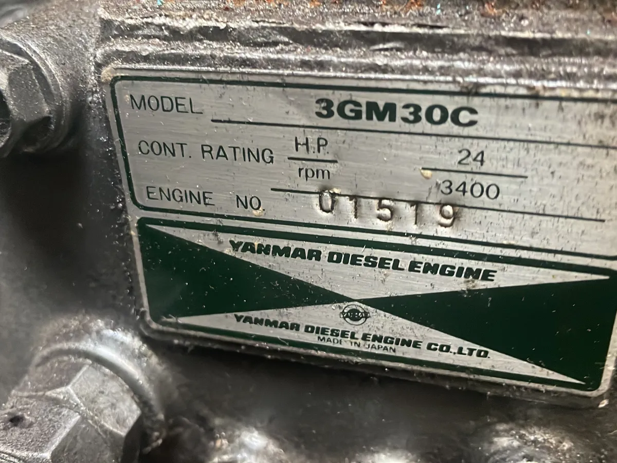 Polyester Zeilboot Defender 32