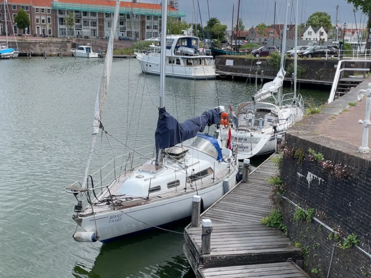 Polyester Zeilboot Defender 32