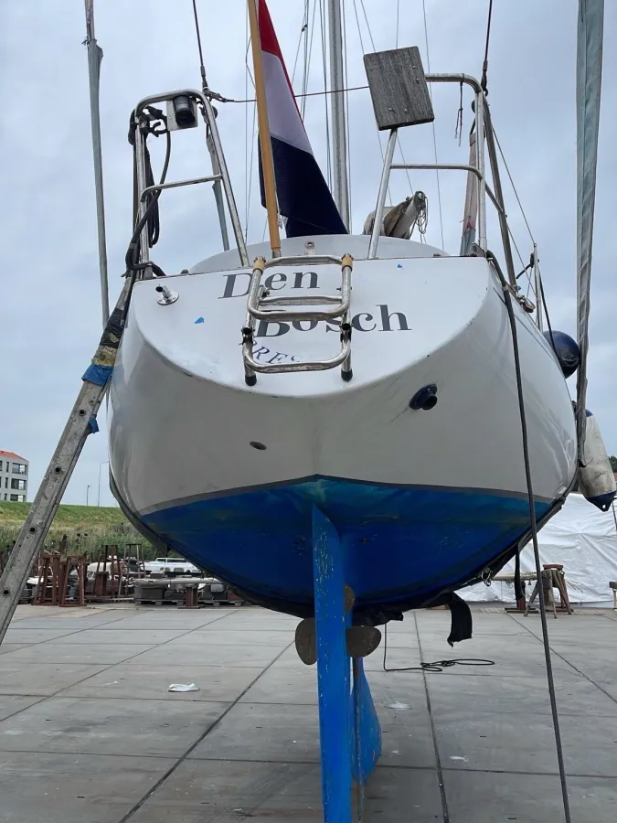 Polyester Zeilboot Defender 32